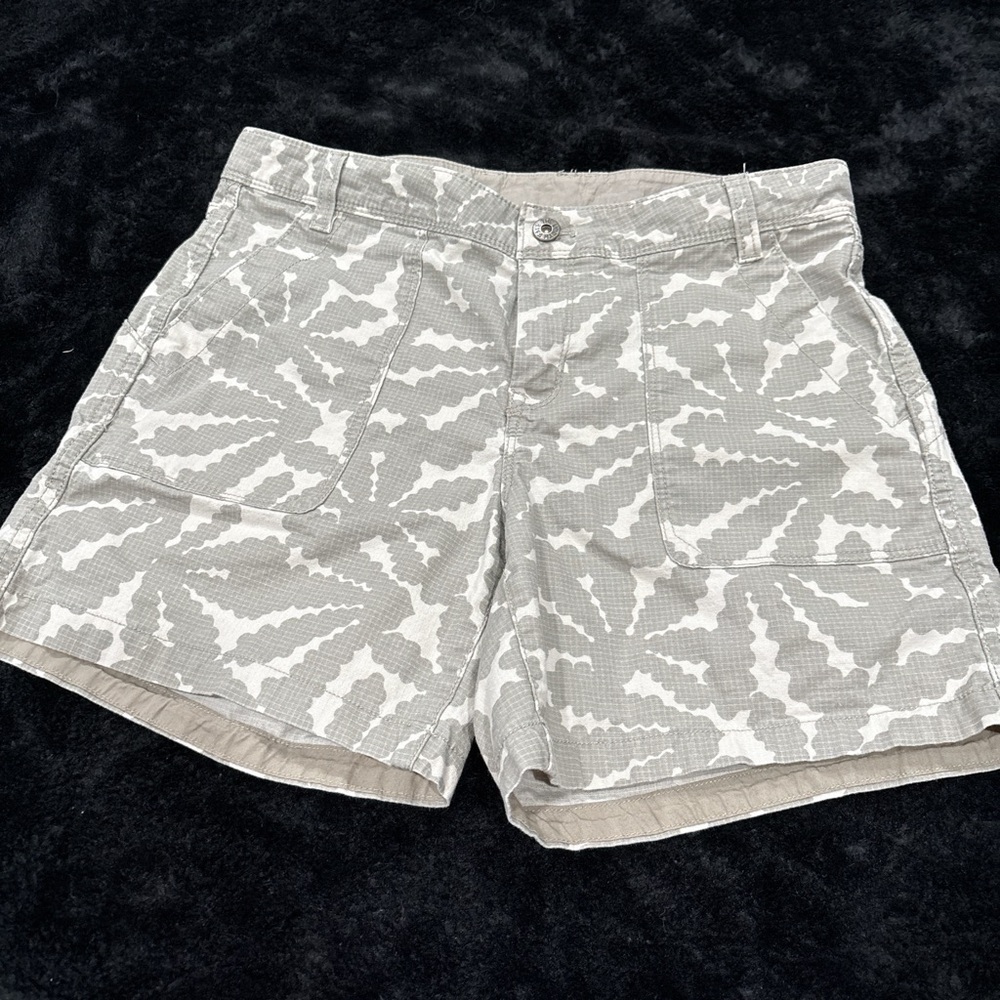 The North Face Women's Gray Patterned Shorts